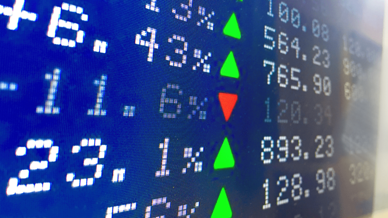 Currency investment and risks
