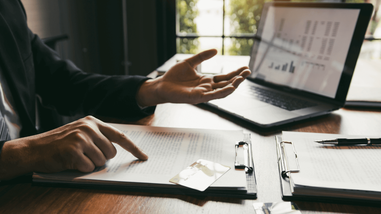 Finanzielle Nachhaltigkeitsstudien von Banken