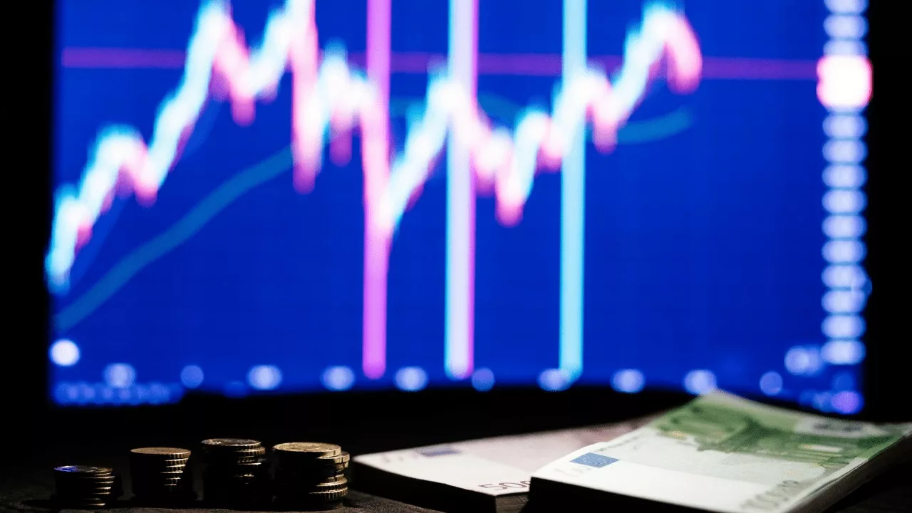 Mobile applications and basic investment strategies