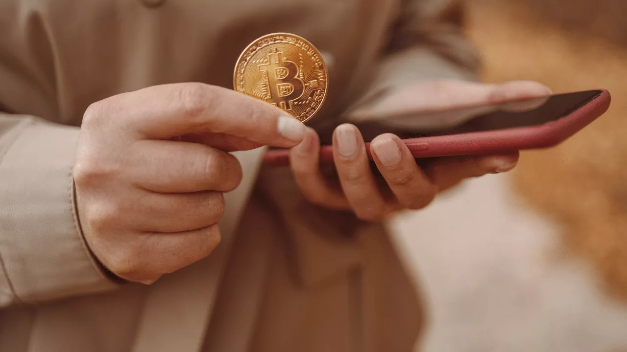 digital scammers with crypto assets