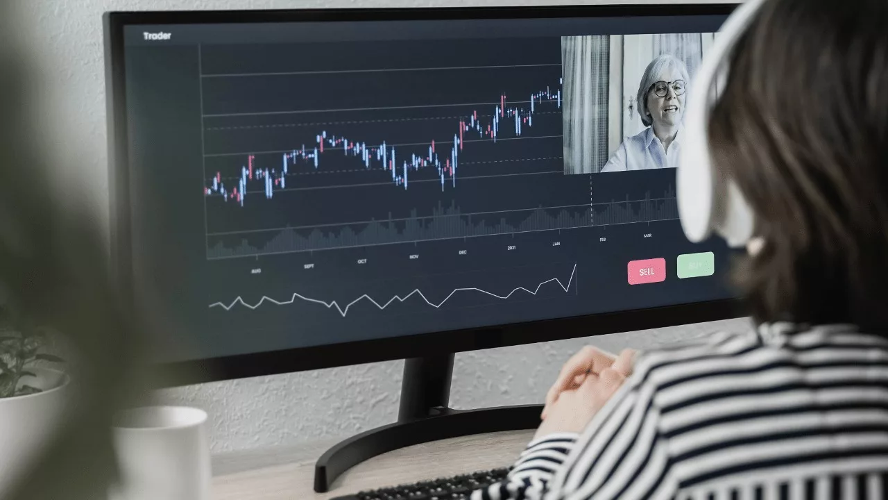 Decentralized financial market investments