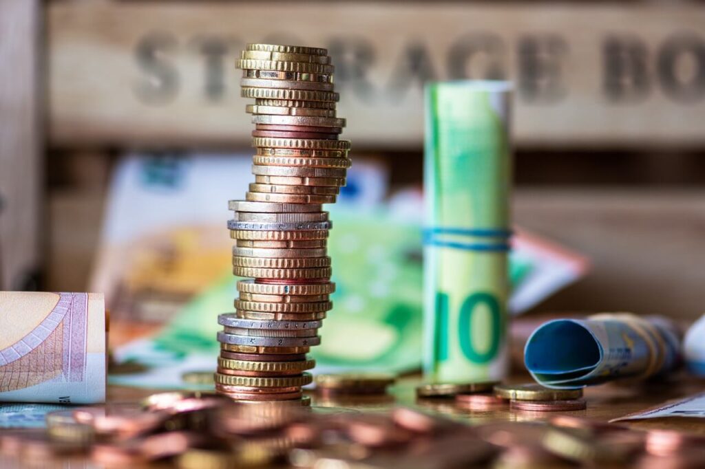 How do central banks shape foreign exchange rates